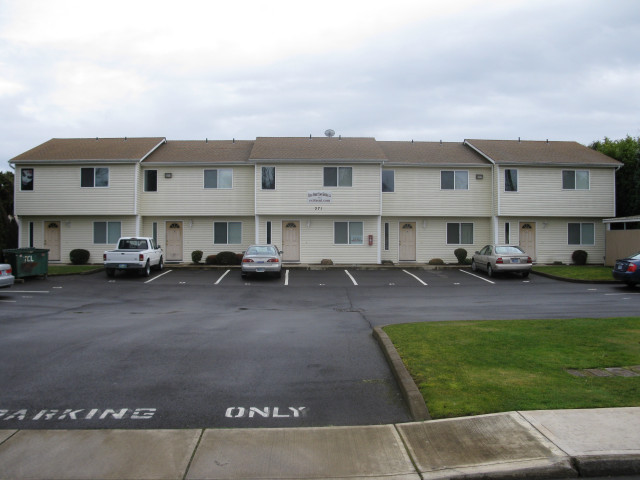  3–4 Bed Homes Near WOU – Internet, Washer/Dryer & Pizza Rewards!