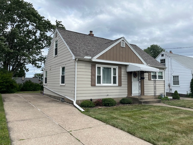 Erie-Beautiful 4 Bedroom Cape Cod House Available July 1st