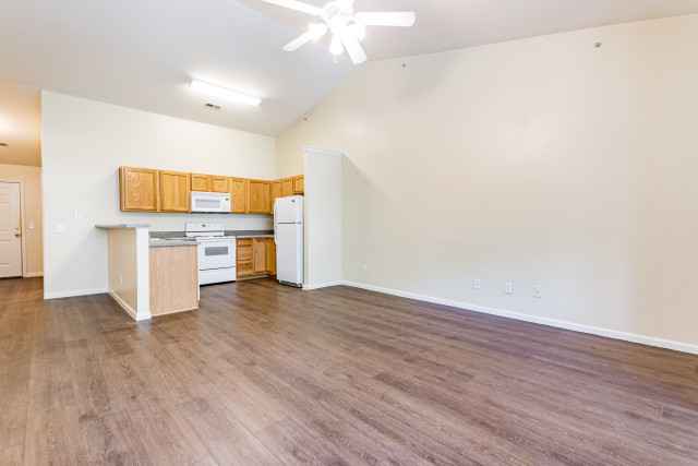 Spacious top floor 3-bedroom with 2 full bathrooms