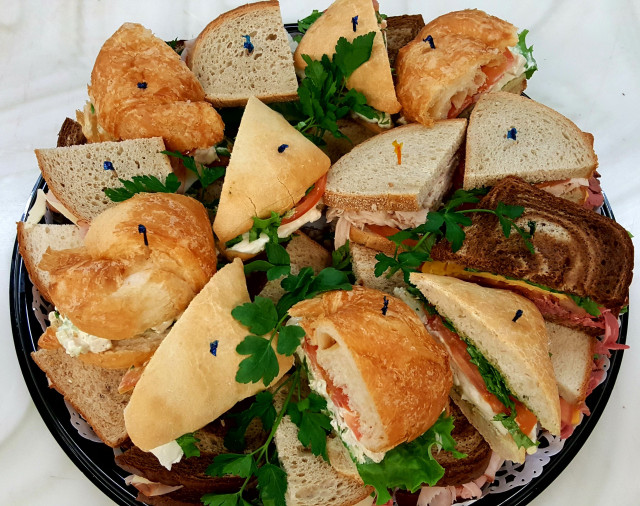 Sandwich and Carry out Clerk