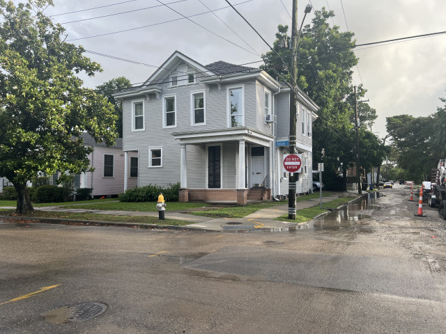 4 Bedroom Apartment w 2 bathrooms & Balcony 300 feet from Tulane University’s Main Campus - Utilites Included!