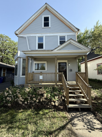 3BDR1BTH - Near Whole Foods, Across from Concordia—St Paul!