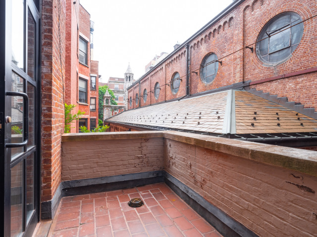 3C Live in this brand new Junior 4, 1 Bathroom apartment with PRIVATE OUTDOOR SPACE at our newest development.