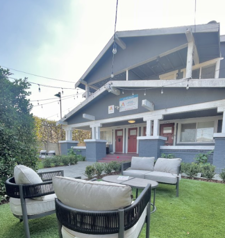 4bd walk to Village reduced price + free apps!