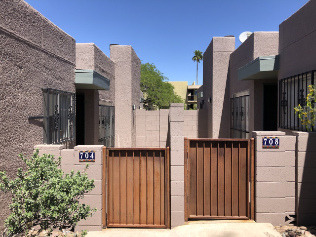 Walk to UA - 2BR, 2Ba, W/D, Firepl, Patio, Parking - Cute, Clean, Safe