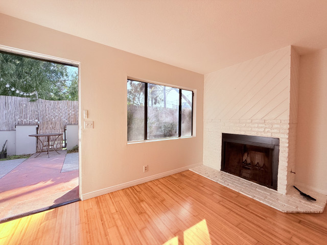 Perfect for Roommates! Just off of Abbot Kinney in Venice Beach!