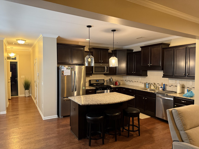 Great Location in Silver Lake