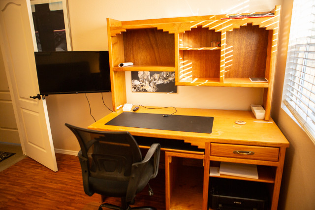 SUITE: 1 bdrm, 1 Office and a Prvt Bath
