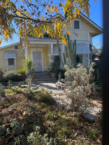 Furnished Room (utilities incl.) for rent in private quiet residence - close to UCR 