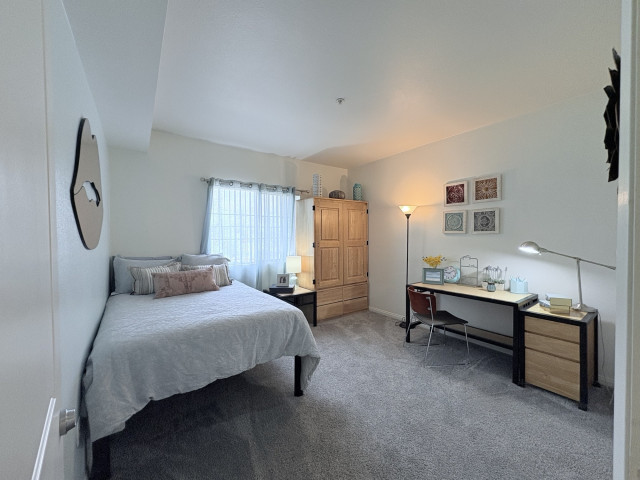 Private Bedroom/Bathroom in a 4x4 Shared Unit NEAR UCR