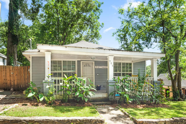 Urban College Cottage 