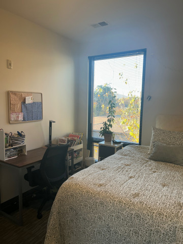 Spring 2025 Sublease -- 1 Bed/1 Bath Fully Furnished Apartment at Lark on Main