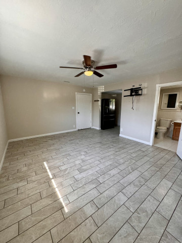 Near Colleges, Transit, & Shopping