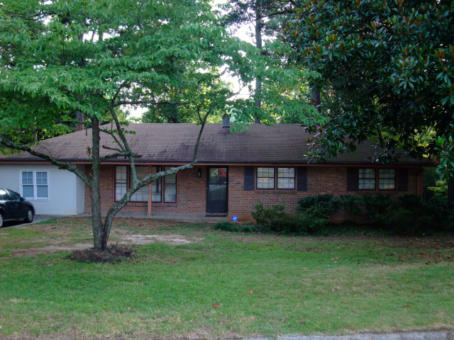 CONVENIENT, updated ranch home near Mercer /Emory /Oglethorpe Universities