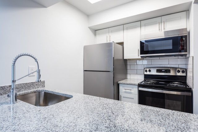 Newly Renovated Apartments, less than a mile to UD! Free first month through 03.31.2024!!