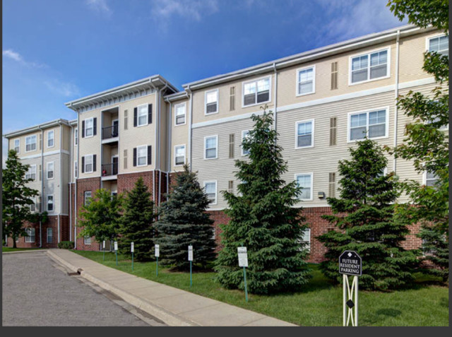 Great UMN Twin Cities Apartment Location with Free Parking