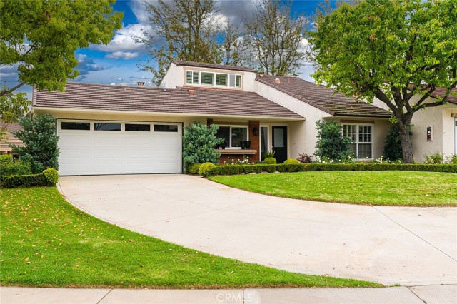 This University Park home will check all the boxes and is move-in ready!