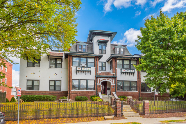 Updated Highland Park Apartment! 2BR! Laundry on site!