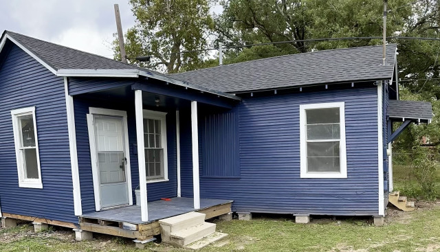 Rare Find! Cozy 1BR/1BA Private Home – Less Than 1 Mile from Lamar!