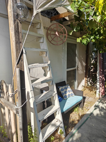 Room in Private Home: Private Bathroom, Shared Kitched and Laundry