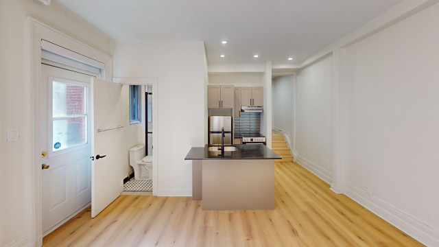 Renovated Studio - Mcgill & Concordia