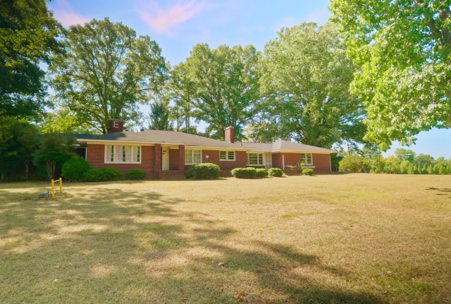 Charming Brick Ranch Close to Campus