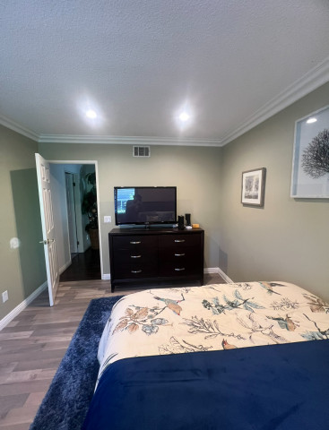 Student Housing: Two Furnished Rooms for Rent in Santa Clarita