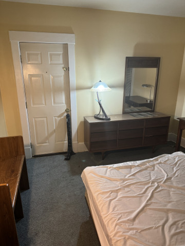 $600 / 1br - 1 Bedroom Furnished Apartment Available NOW Main Street near UB South (University Heights Buffalo, New York)