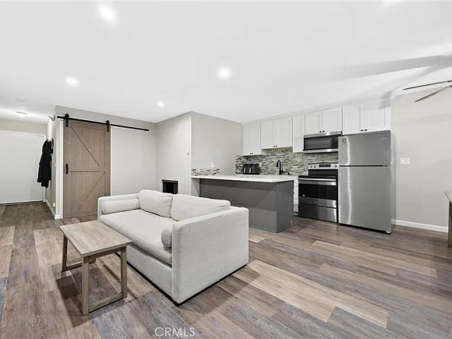 Studio Apt for Rent in Brentwood