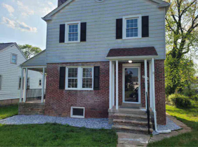 FULLY FURNISHED RENOVATED HOME INCLUDES UTILITIES AND WEEKLY MAID SERVICE 