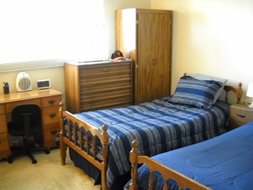ROOM SPACE IN CSUF/FC STUDENT HOUSE AVAILABLE JUNE 1: ONLY $425/MO.