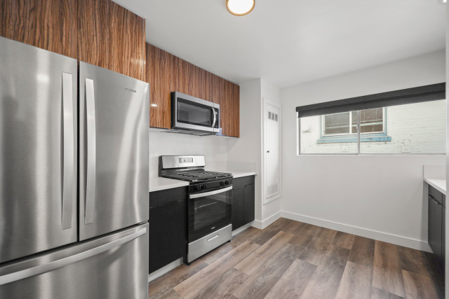 New Three Bedroom with New Appliances | In Unit Washer & Dryer | Mid Century Modern Architecture | University Park - Central LA’s Most Historic and Vibrant Neighborhood | Minutes off the 10, 110, and 60 Freeways | Near USC & Downtown Los Angeles