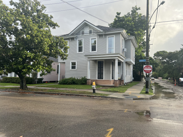 Studio Apartment For Rent 1 block From Tulane University Main Campus Rent includes Utilities