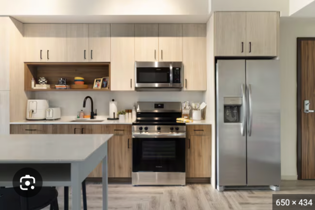 One room available in a 4 bedroom apartment