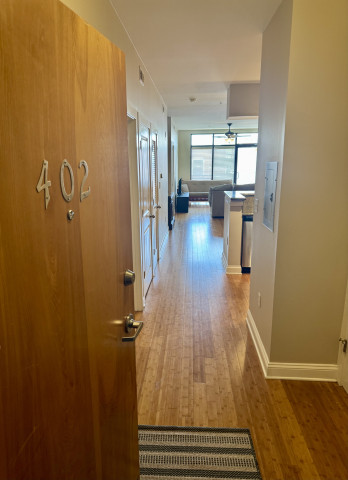 Beautiful 2 bedroom fully furnished luxury condo 