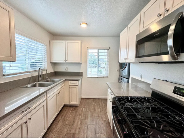 3BR Home Steps from Whittier College-$3,800/mo Utilities Included-Optional Furnished Rooms