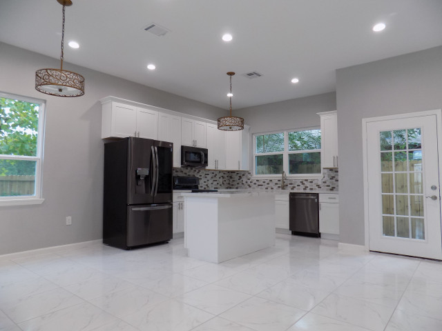 Close to UH room for rent