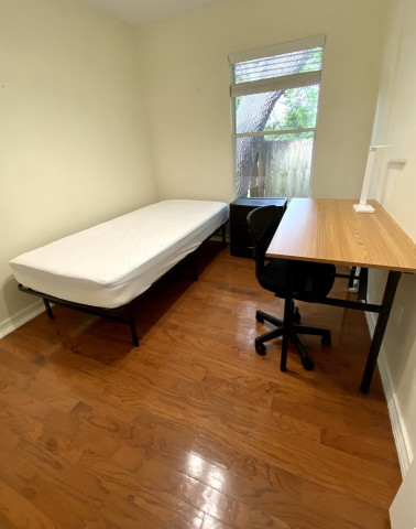 Clean Off-Campus Housing- Accepting Applications for 2025-2026 Academic Year ($700~820)