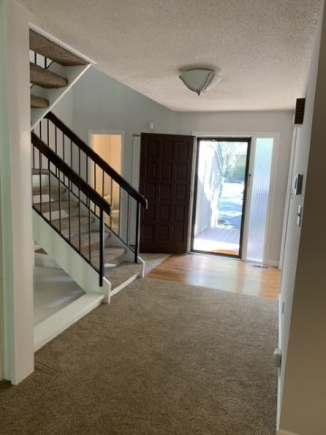 $1700 - Your Own Private Townhouse Near Campus