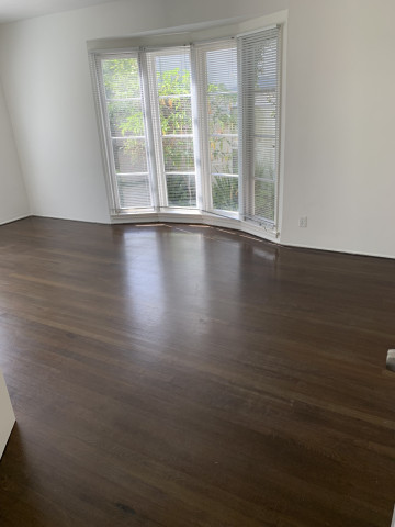 Charming 2 Bed + Den/1 Bath by UCLA