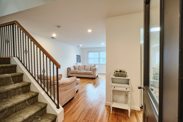 Montclair Duplex - Near Bay St Train Station