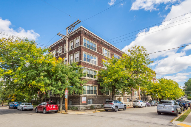 #D2- 2BR/1BA in Shadyside! In-unit laundry! Close to hospitals and universities!
