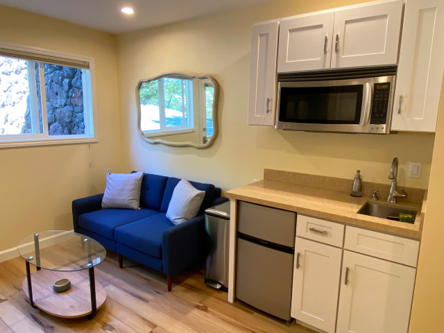 Pristine Studio on Gated Property, 2.5 miles from Dominican