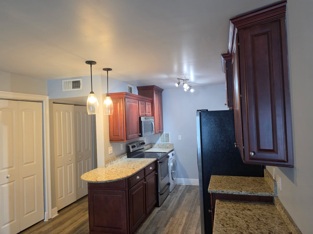SPACIOUS 1 BEDROOM, GREAT LOCATION